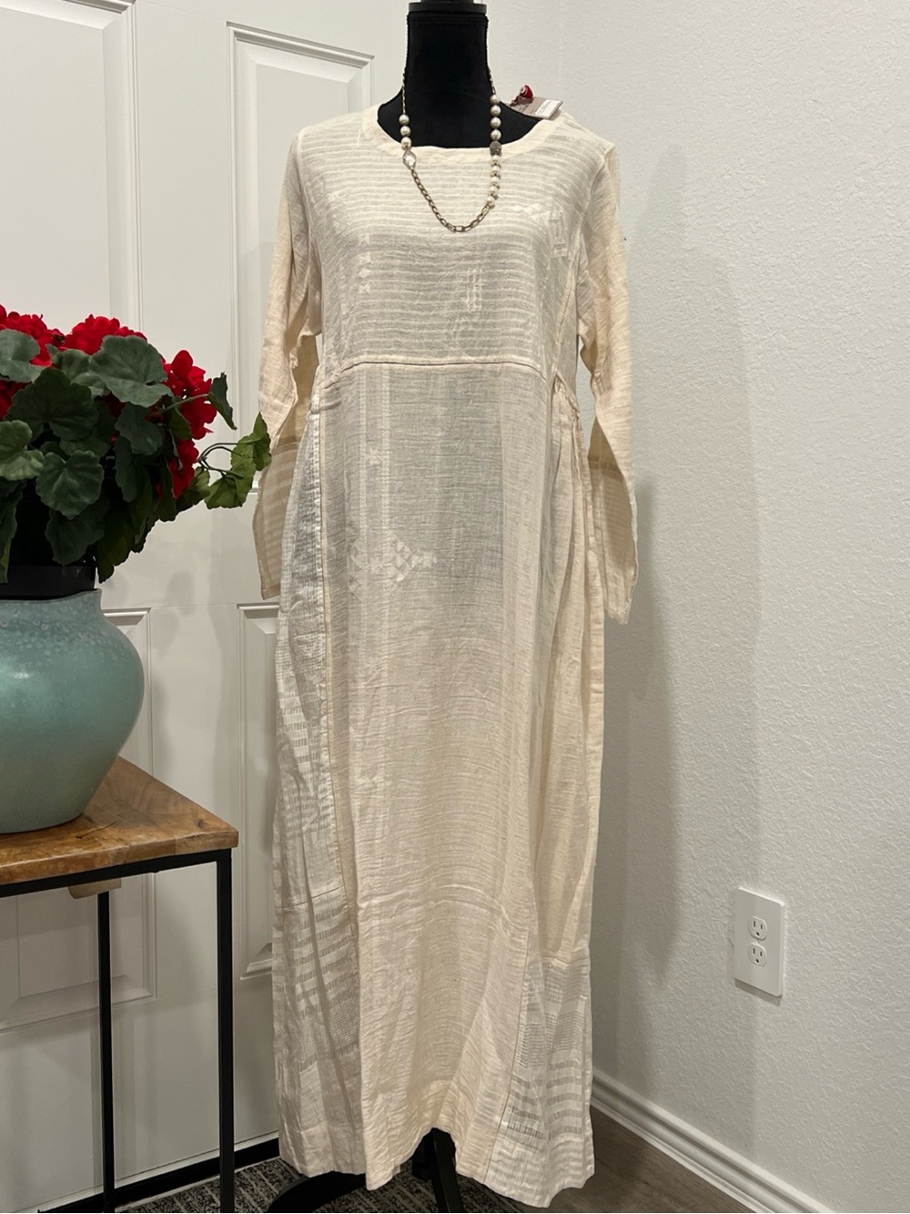 Light Cream Long Sleeve Maxi Dress Sz L